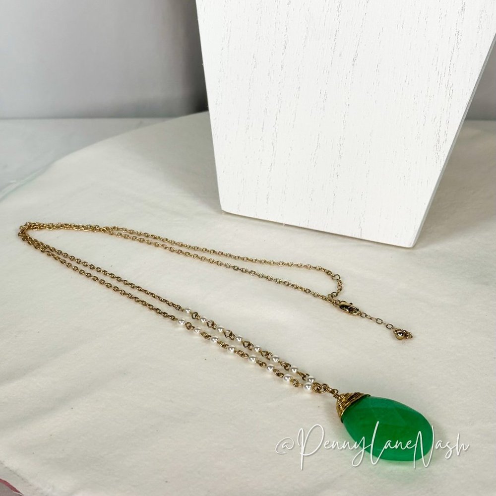 Vintage Green Oval Gem on Gold Chain& Mini Pearls Necklace - Picture 3 of 5